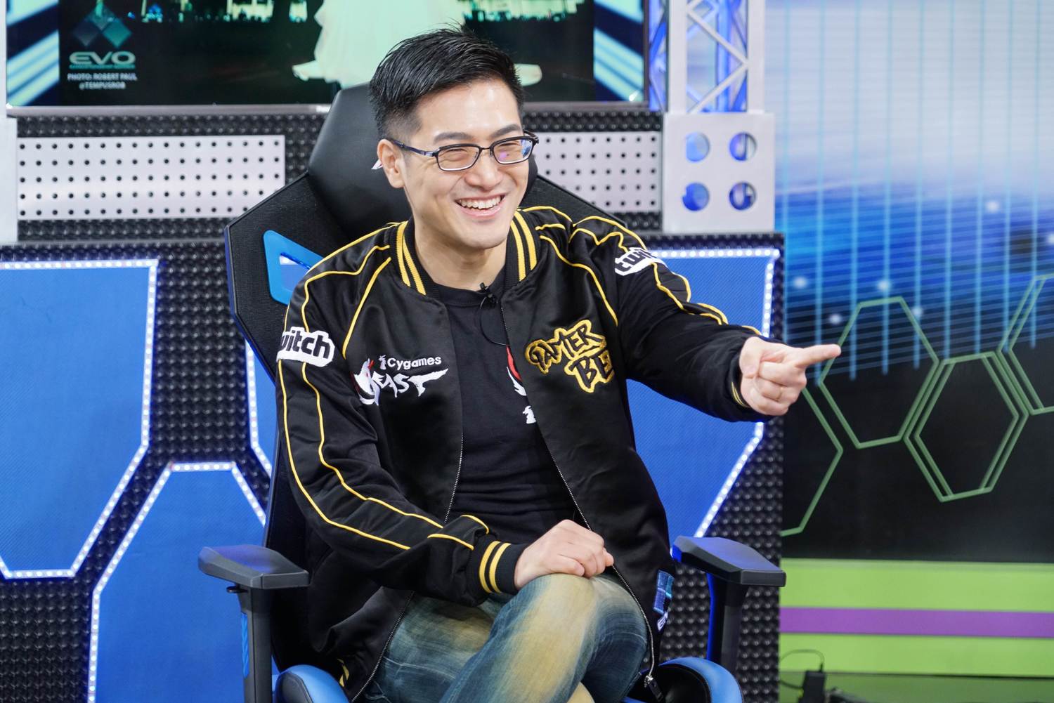 格鬥傳奇向玉麟上《台灣競讚》分享與老婆小Ju的甜蜜故事。