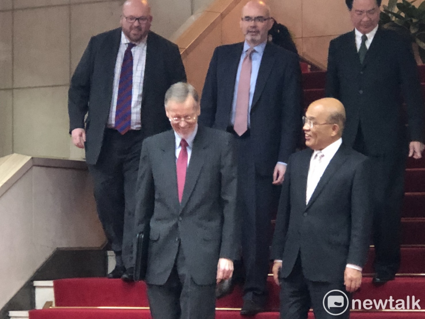 行政院長蘇貞昌今(1)日下午接見美國在台協會(AIT)台北辦事處長酈英傑(William Brent Christensen)。 圖:謝莉慧/攝 行政院長蘇貞昌今(1)日下午接見美國在台協會(AIT)台北辦事處長酈英傑(William Brent Christensen)。 圖:謝莉慧/攝