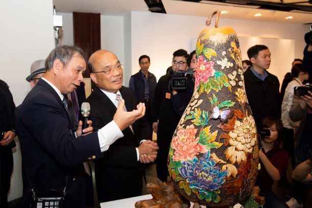 蘇貞昌出席台灣工藝之家協會聯展開幕。 圖:行政院提供 蘇貞昌出席台灣工藝之家協會聯展開幕。 圖:行政院提供