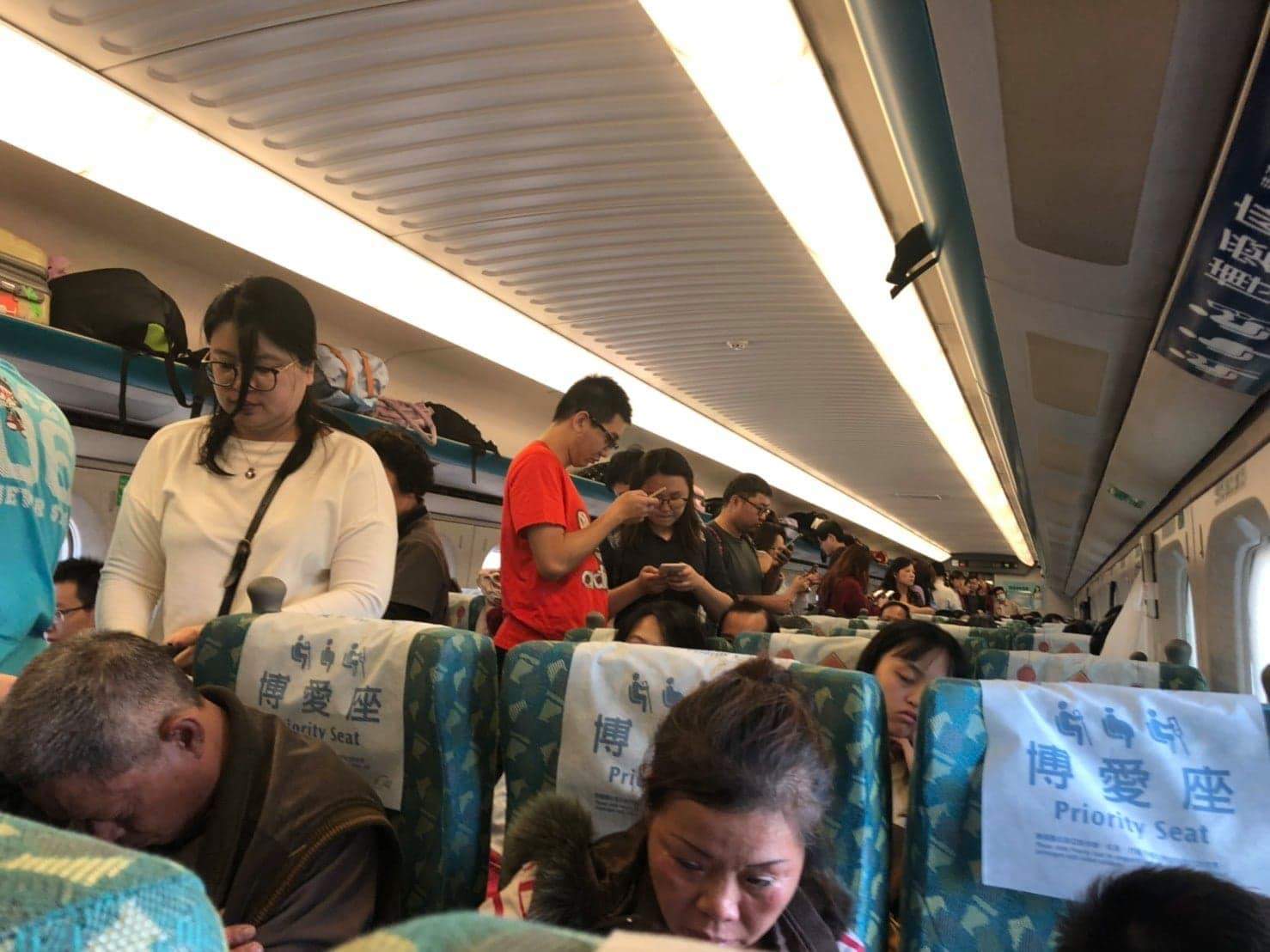 初三高鐵自由座也擠爆。 圖:陳佩蓴/攝 初三高鐵自由座也擠爆。 圖:陳佩蓴/攝