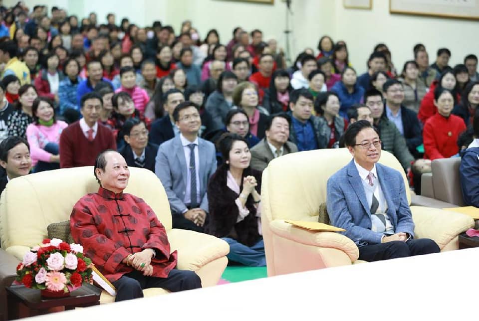 國會政黨聯盟昨天舉行新春團拜,前行政院長張善政(右)應邀出席。 圖:國會政黨聯盟粉絲頁