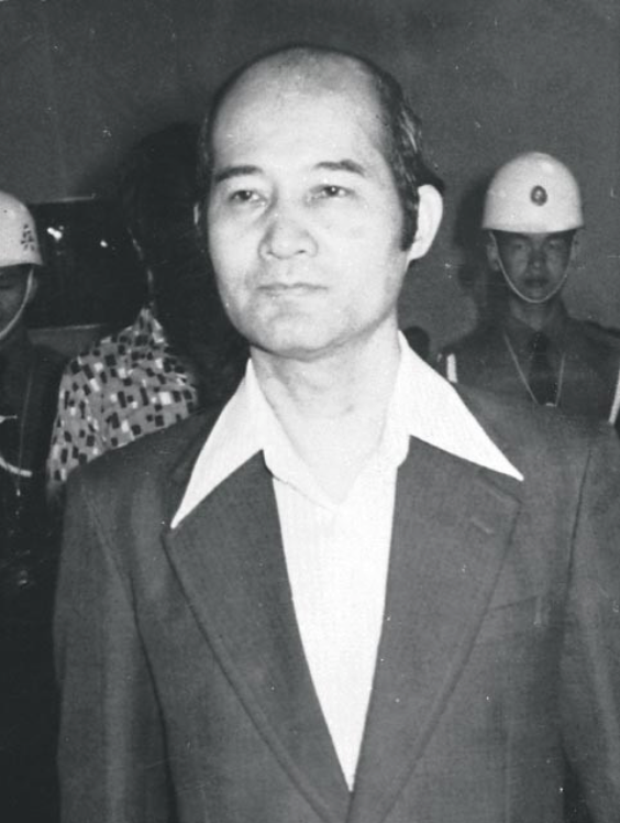 施明德在臉書PO出高俊明1980年因藏匿施明德案受審照片敬悼。 圖:截自施明德臉書 施明德在臉書PO出高俊明1980年因藏匿施明德案受審照片敬悼。 圖:截自施明德臉書