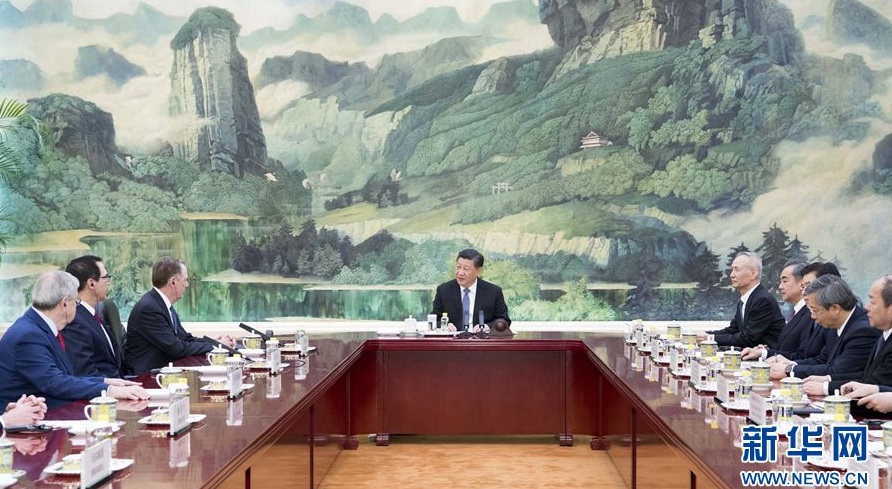習近平在北京人民大會堂會見中美經貿高級別磋商的美國貿易代表等人。 圖:翻攝新華網 習近平在北京人民大會堂會見中美經貿高級別磋商的美國貿易代表等人。 圖:翻攝新華網