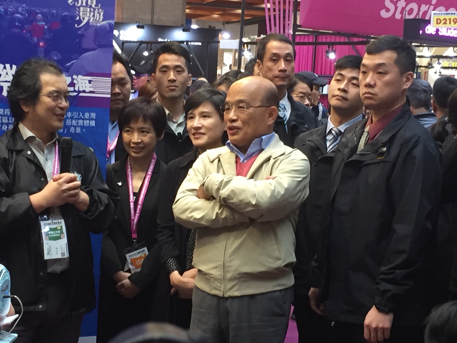 蘇貞昌與文化部長鄭麗君上午共同現身「2019台北國際書展」。 圖:趙婉淳/攝 蘇貞昌與文化部長鄭麗君上午共同現身「2019台北國際書展」。 圖:趙婉淳/攝