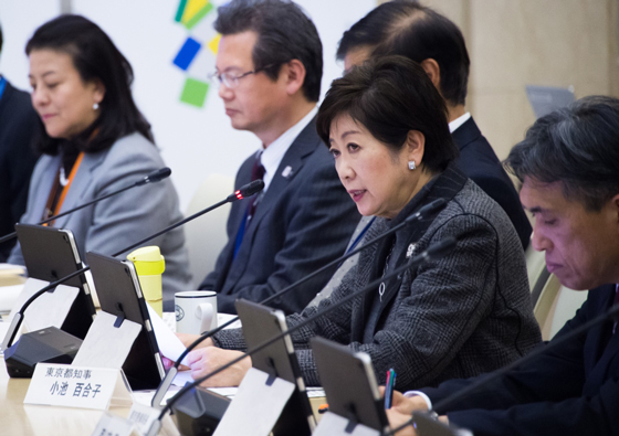 東京都知事小池百合子今(27)天宣布,日本東京再添40名確診,東京都已連續3天單日新增達40例。 圖:翻攝自東京都政府官網 東京都知事小池百合子今(27)天宣布,日本東京再添40名確診,東京都已連續3天單日新增達40例。 圖:翻攝自東京都政府官網