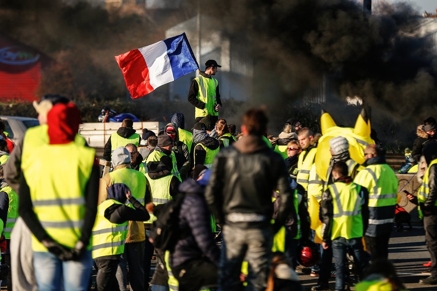 黃背心運動重返法國街頭 示威人數不如預期