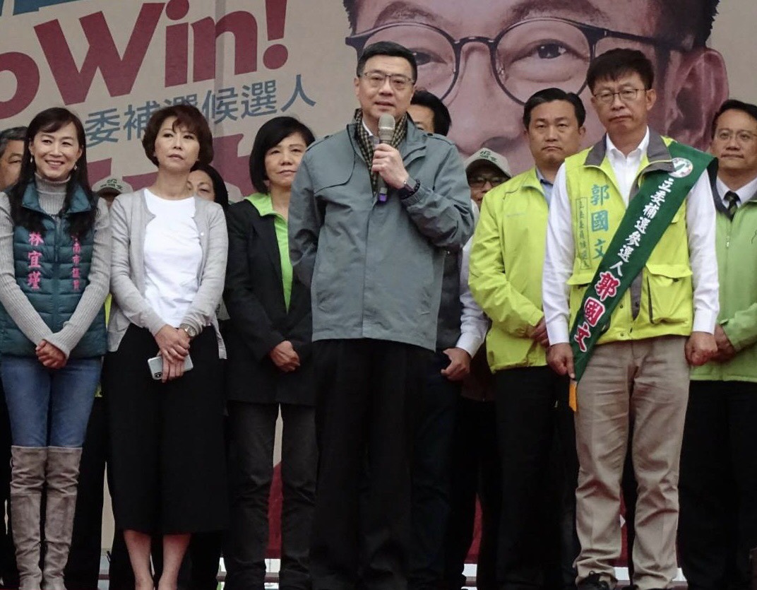 卓榮泰今日率領多位民僅黨黨內人士南下台南,支持台南立委補選參選人郭國文。 圖:民進黨提供。 卓榮泰今日率領多位民僅黨黨內人士南下台南,支持台南立委補選參選人郭國文。 圖:民進黨提供。