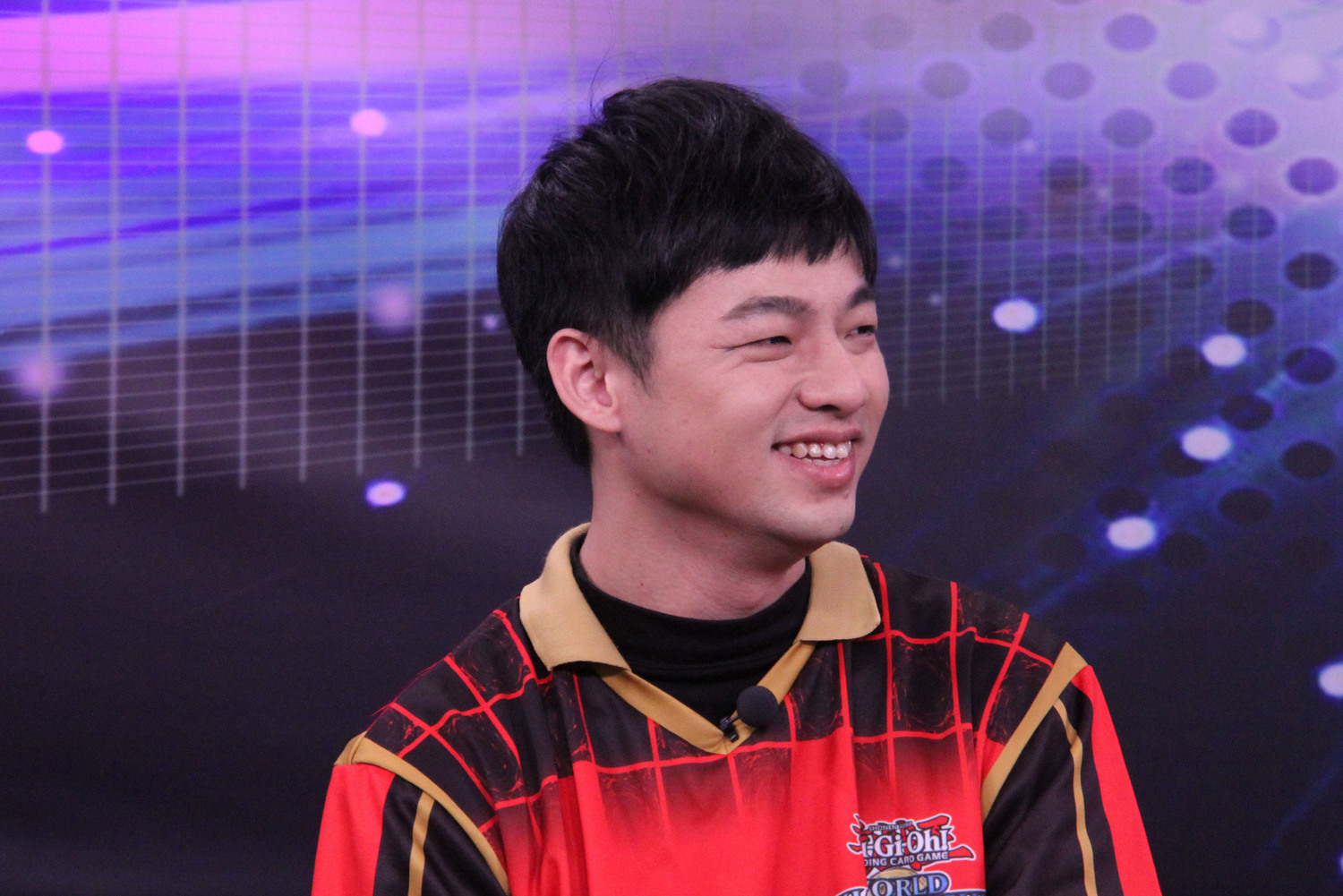 2018遊戲王世界冠軍汪家慶,在狼谷競技台《台灣競讚》分享奪冠心情。