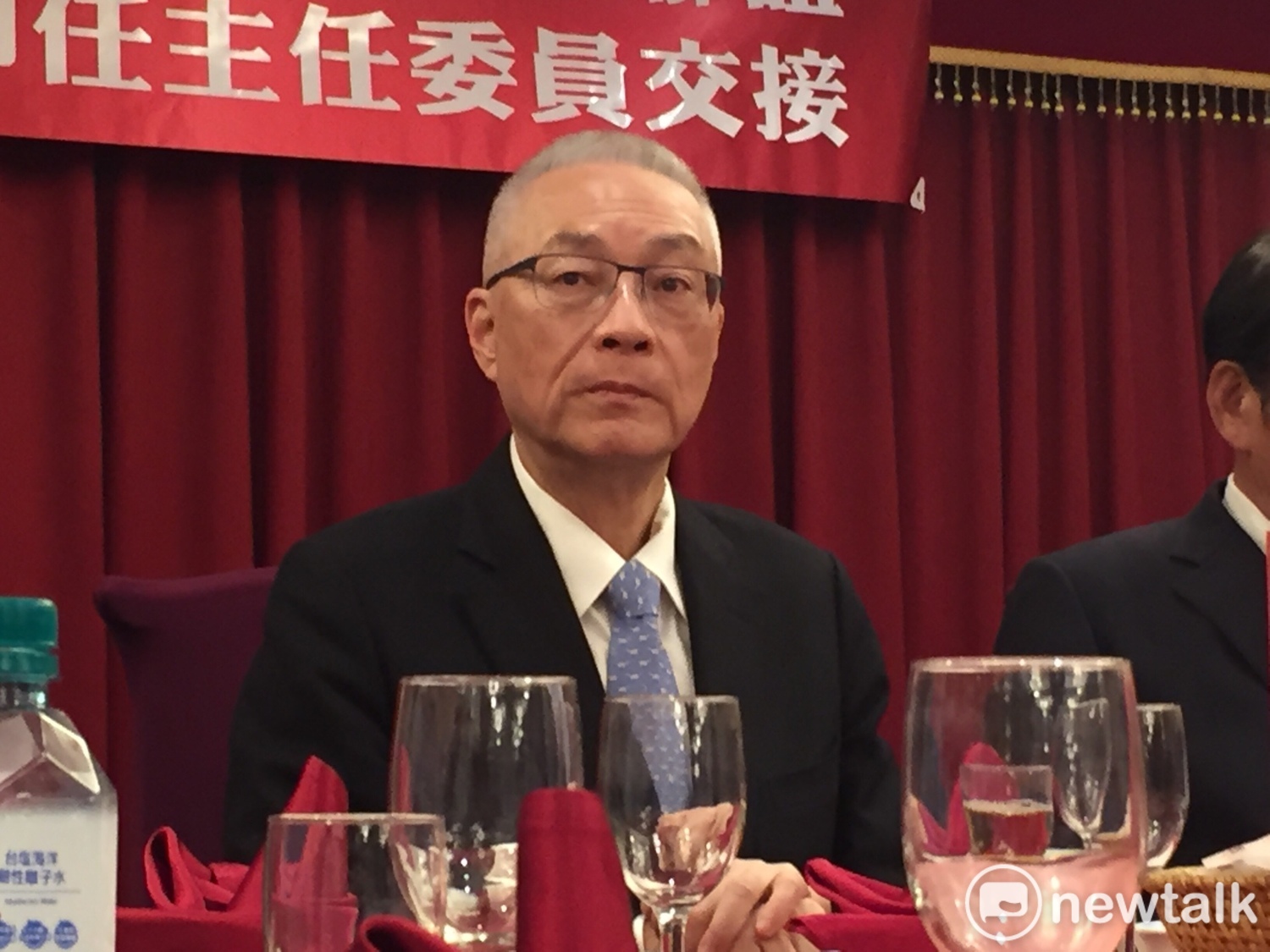吳敦義中午出席國民黨客委會主委交接暨新春團拜活動。 圖:趙婉淳/攝 吳敦義中午出席國民黨客委會主委交接暨新春團拜活動。 圖:趙婉淳/攝