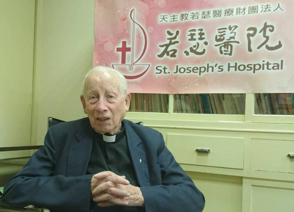 97歲的荷蘭籍神父、雲林虎尾若瑟醫院創辦人畢耀遠,今(8)日凌晨4時於奉獻逾一甲子的若瑟醫院內辭世。 圖:翻攝自若瑟醫院臉書 97歲的荷蘭籍神父、雲林虎尾若瑟醫院創辦人畢耀遠,今(8)日凌晨4時於奉獻逾一甲子的若瑟醫院內辭世。 圖:翻攝自若瑟醫院臉書