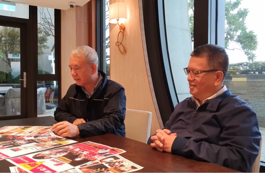 頂新集團魏家「三董」魏應充和四董魏應行於臉書開直播,解釋當初味全龍解散緣由。 圖:翻攝自魏應充臉書 頂新集團魏家「三董」魏應充和四董魏應行於臉書開直播,解釋當初味全龍解散緣由。 圖:翻攝自魏應充臉書