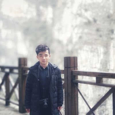 李家寶將台北稱為「自由之都」,期盼有一天中國也能像台灣一樣自由民主。他坦言,如果他回去的話,肯定是會受到打壓,「大陸是回不去了」,目前走一步看一步吧,「不回去了」。 圖:翻攝自李家寶推特帳號(5XostD13uahGpfg) 李家寶將台北稱為「自由之都」,期盼有一天中國也能像台灣一樣自由民主。他坦言,如果他回去的話,肯定是會受到打壓,「大陸是回不去了」,目前走一步看一步吧,「不回去了」。 圖:翻攝自李家寶推特帳號(5XostD13uahGpfg)
