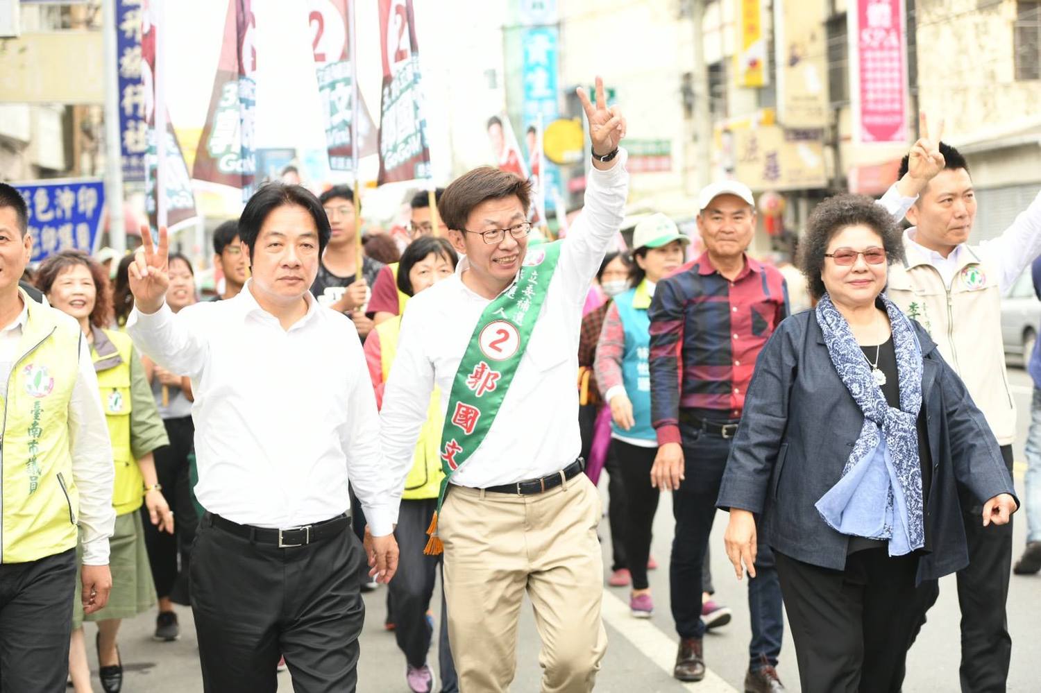 民進黨黨主席卓榮泰、前行政院長賴清德、總統秘書長陳菊、台南市長黃偉哲等人都來為郭國文加油。 圖:翻攝自 郭國文臉書 民進黨黨主席卓榮泰、前行政院長賴清德、總統秘書長陳菊、台南市長黃偉哲等人都來為郭國文加油。 圖:翻攝自 郭國文臉書