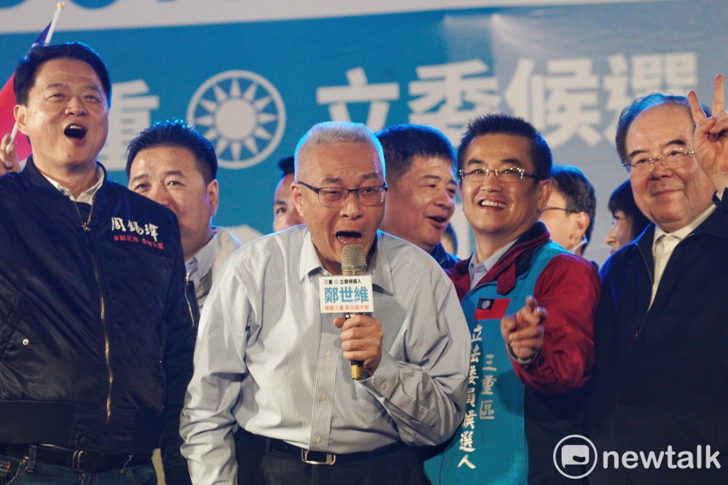 國民黨主席吳敦義賣力為鄭世維拉票。 圖:張良一/攝 國民黨主席吳敦義賣力為鄭世維拉票。 圖:張良一/攝