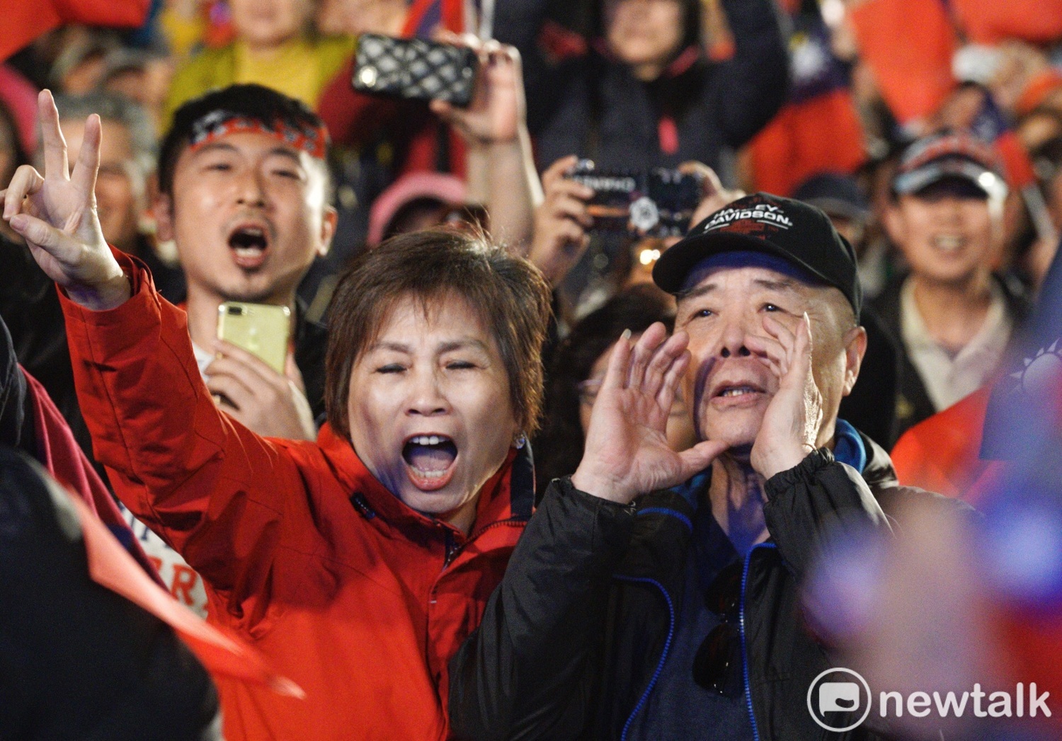 民眾對韓國瑜高喊:「選總統!選總統!」 圖:張良一/攝 民眾對韓國瑜高喊:「選總統!選總統!」 圖:張良一/攝