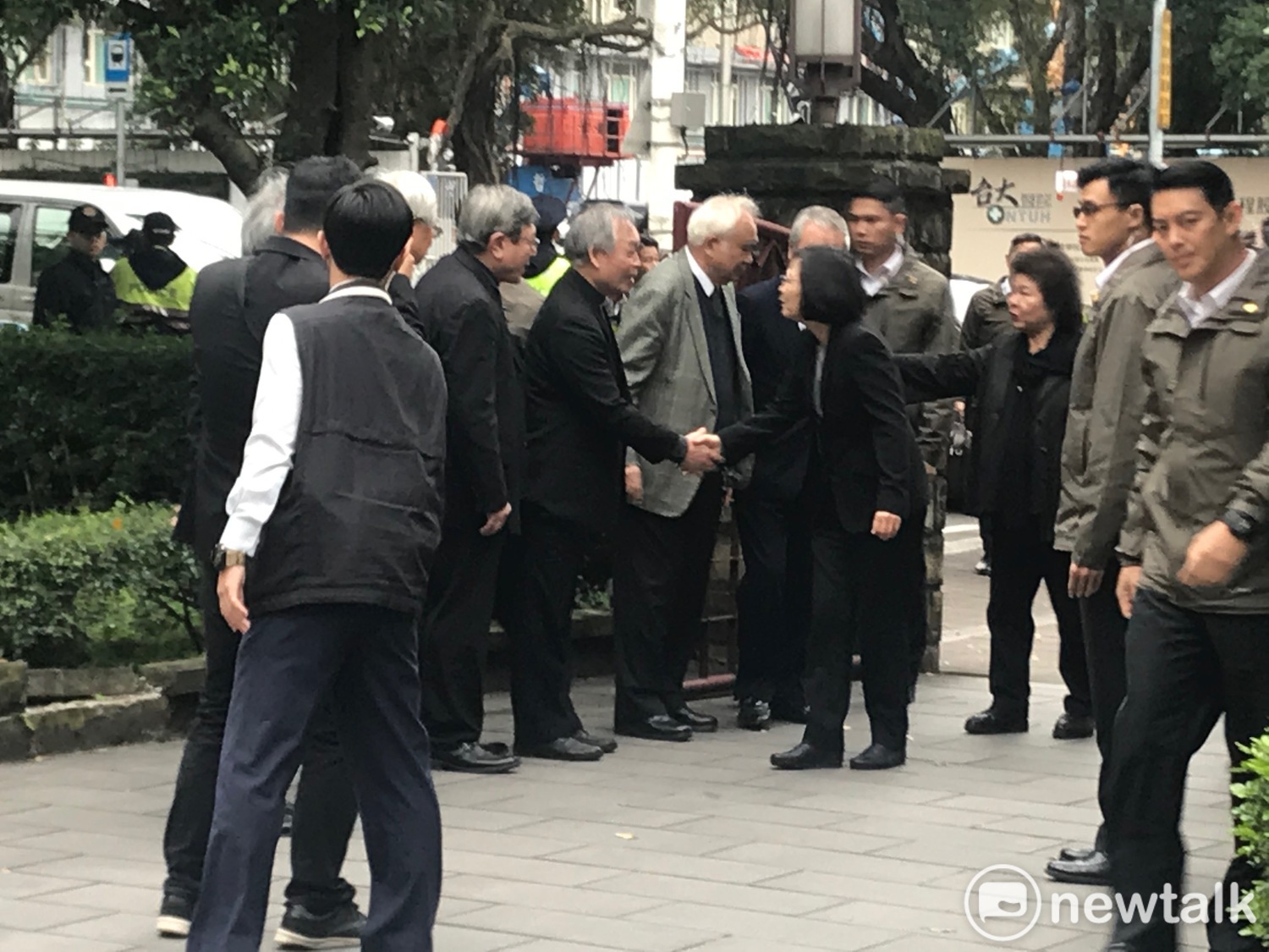 總統蔡英文、總統府秘書長陳菊今日出席高俊明牧師追思會。 圖:周煊惠 /攝 總統蔡英文、總統府秘書長陳菊今日出席高俊明牧師追思會。 圖:周煊惠 /攝
