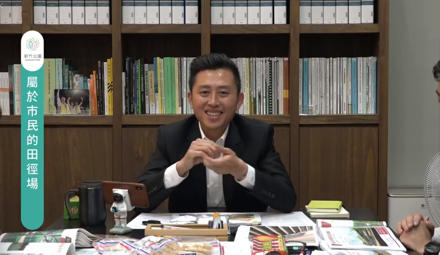 新竹市長林智堅開直播回應市政問題。 圖:新竹市政府提供 新竹市長林智堅開直播回應市政問題。 圖:新竹市政府提供