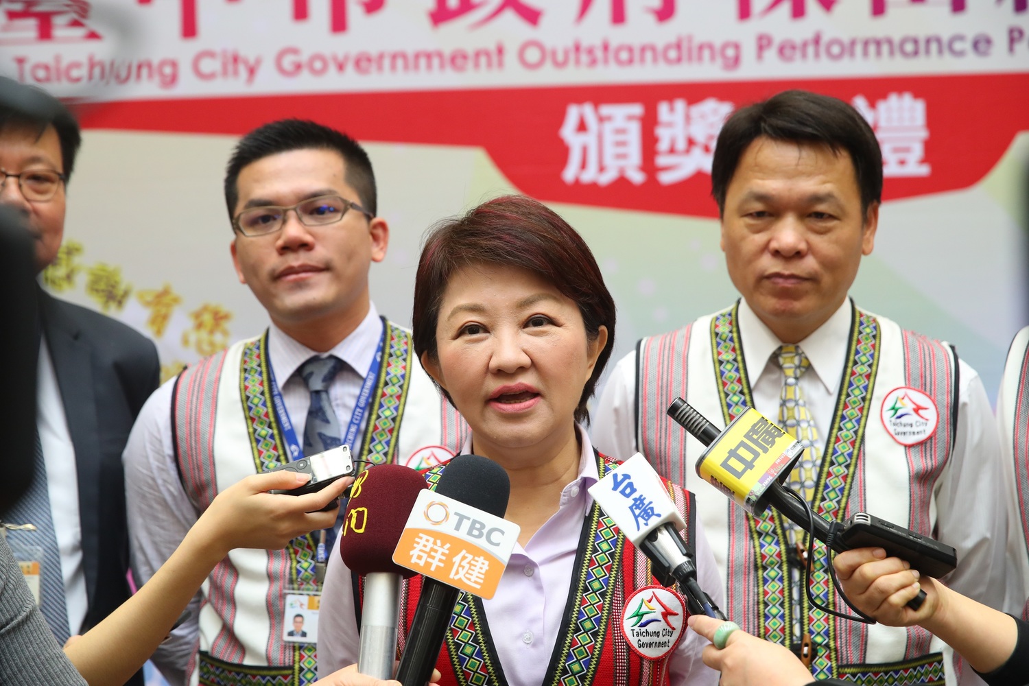 台中市長盧秀燕抗議中央為意識形態忽視空汙。 圖 : 台中市政府/提供 台中市長盧秀燕抗議中央為意識形態忽視空汙。 圖 : 台中市政府/提供