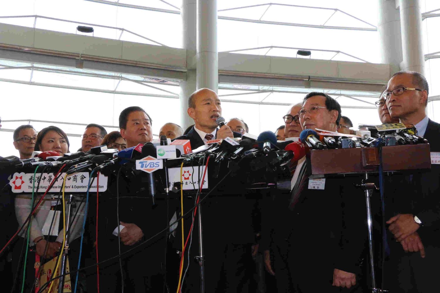 高雄市長韓國瑜率領團隊前往中國探訪。 圖:高雄市政府提供(資料照片) 高雄市長韓國瑜率領團隊前往中國探訪。 圖:高雄市政府提供(資料照片)