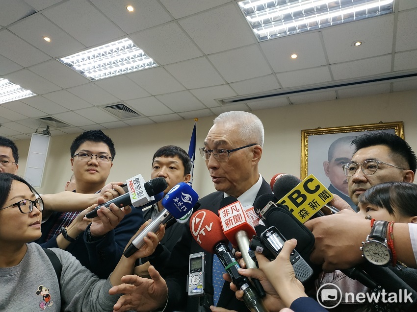 國民黨主席吳敦義下午於黨中央舉行立法院第九屆第七會期黨團幹部佈達授證。 圖:趙婉淳/攝 國民黨主席吳敦義下午於黨中央舉行立法院第九屆第七會期黨團幹部佈達授證。 圖:趙婉淳/攝