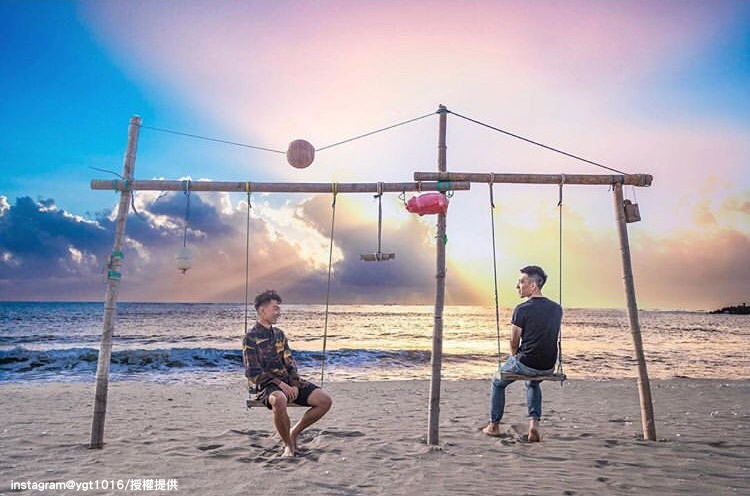 每當夕陽西下漫天橘紅的景色,也為漁光島增添不同的風貌。 圖:翻攝自instagram ygt1016 /開放權限 每當夕陽西下漫天橘紅的景色,也為漁光島增添不同的風貌。 圖:翻攝自instagram ygt1016 /開放權限