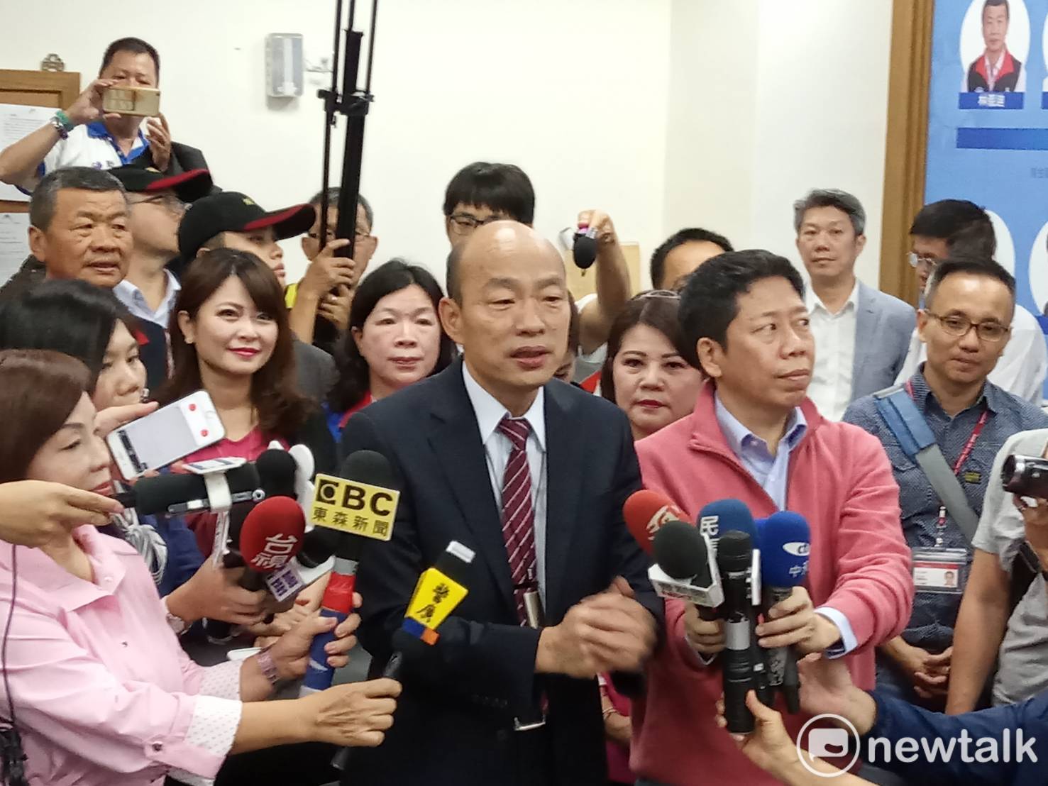 高雄市長韓國瑜今(29)前往市議會拜訪黨團。 圖:孫家銘/攝 高雄市長韓國瑜今(29)前往市議會拜訪黨團。 圖:孫家銘/攝