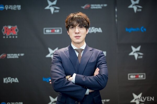 SKT 的總監督kkOma接受了韓媒「Inven」的訪問(圖:Inven) SKT 的總監督kkOma接受了韓媒「Inven」的訪問(圖:Inven)