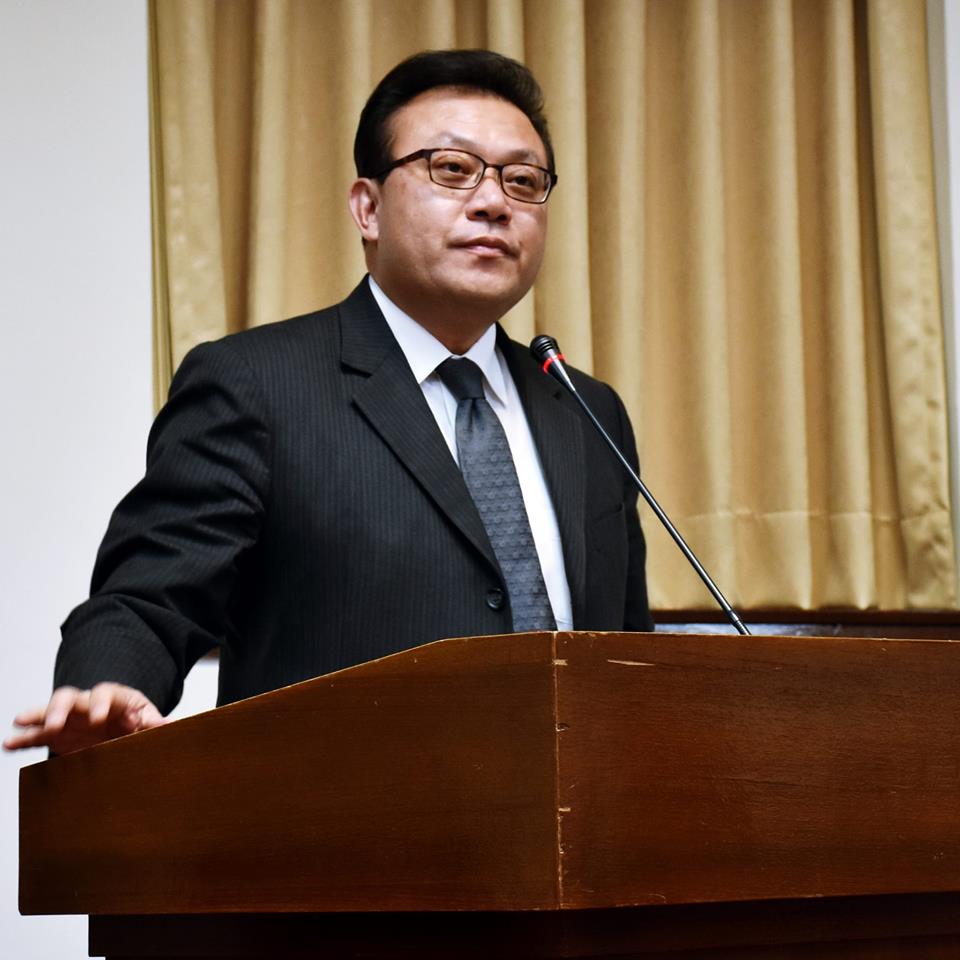 立委蘇震清今天在立院和陳宜民發生肢體衝突。 圖:翻攝自蘇震清臉書 立委蘇震清今天在立院和陳宜民發生肢體衝突。 圖:翻攝自蘇震清臉書