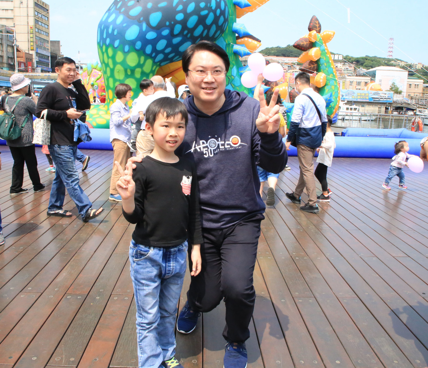 基隆市長林右昌出席基隆童話藝術節開幕式活動。 圖:基隆市政府/提供 基隆市長林右昌出席基隆童話藝術節開幕式活動。 圖:基隆市政府/提供