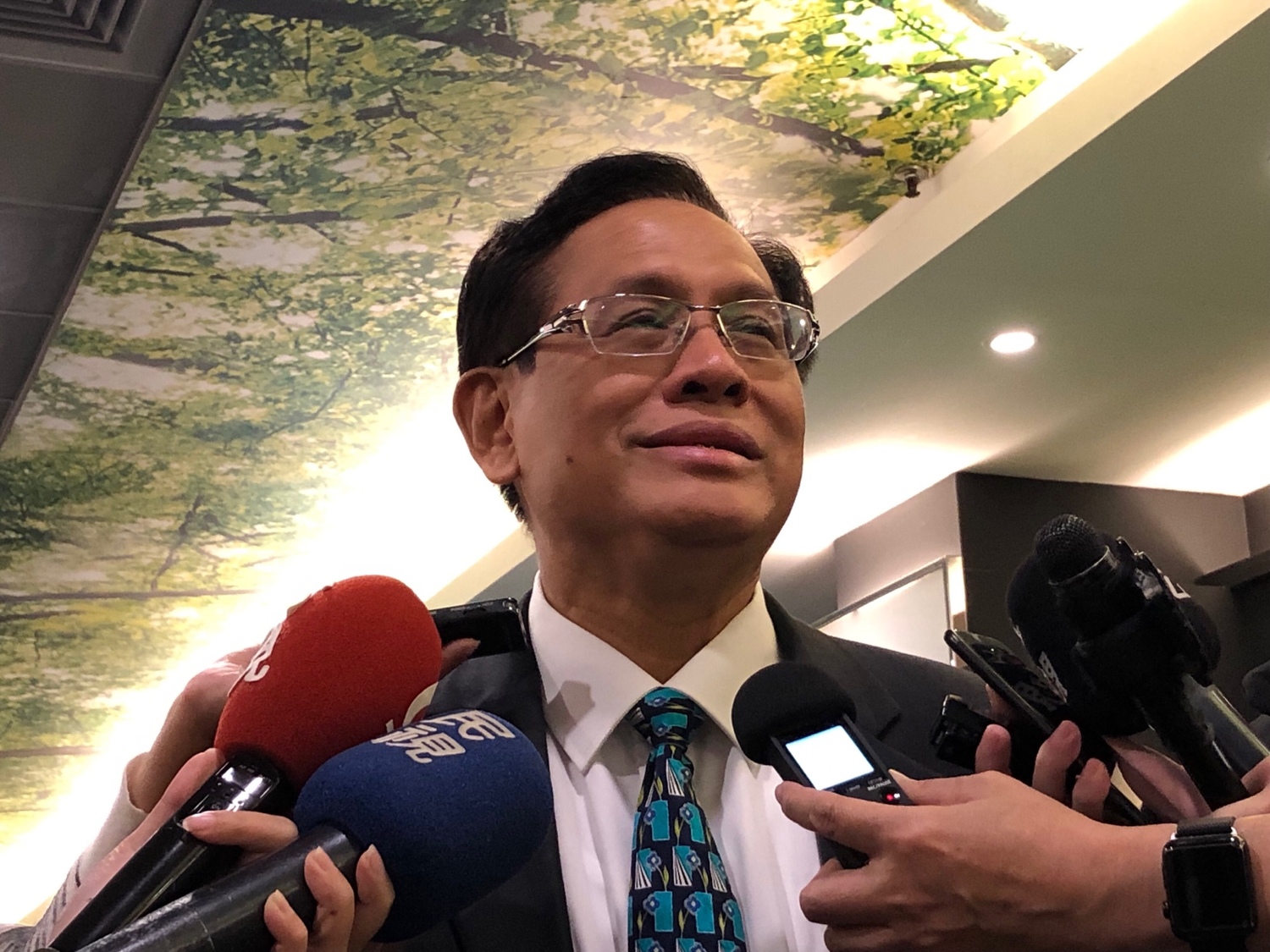 民視董事長郭倍宏下午參加喜樂島聯盟舉辦的「台灣人民有權決定台灣前途 鄭南榕烈士殉道30週年追思會」。 圖:趙婉淳/攝 民視董事長郭倍宏下午參加喜樂島聯盟舉辦的「台灣人民有權決定台灣前途 鄭南榕烈士殉道30週年追思會」。 圖:趙婉淳/攝