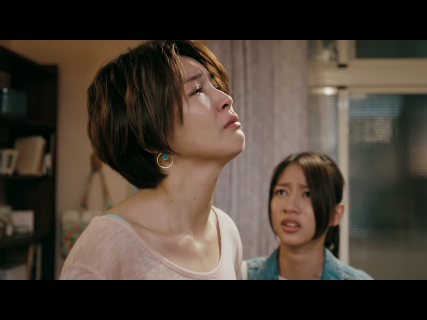 賈靜雯、謝瓊煖、陳妤、曾沛慈等4位演員詮釋的女性角色都有感人演出,更是一夜逼哭全台百萬觀眾。 圖:翻攝自Youtube 賈靜雯、謝瓊煖、陳妤、曾沛慈等4位演員詮釋的女性角色都有感人演出,更是一夜逼哭全台百萬觀眾。 圖:翻攝自Youtube