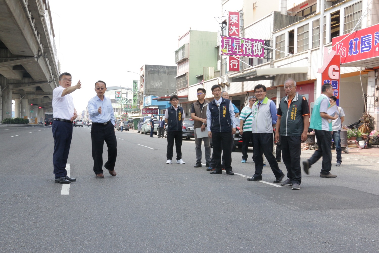 蔡其昌會勘清水、梧棲多條道路改善工程,他說,路平政績要讓鄉親有感。 蔡其昌辦公室/提供 蔡其昌會勘清水、梧棲多條道路改善工程,他說,路平政績要讓鄉親有感。 蔡其昌辦公室/提供