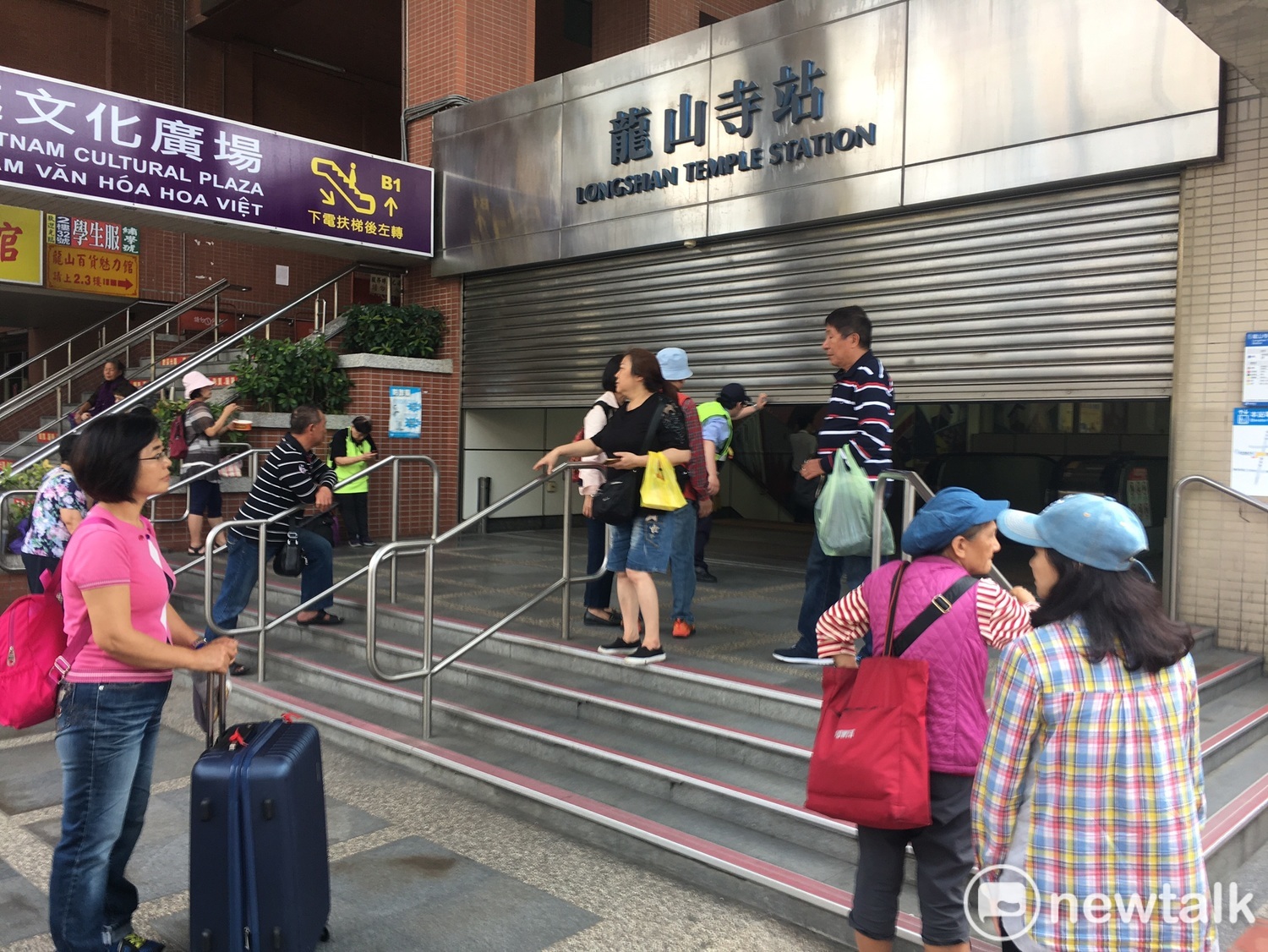 花蓮6.1強震,台北震度達到四級,捷運因而短暫停駛。圖為捷運龍山寺站。 圖:張良一/攝 花蓮6.1強震,台北震度達到四級,捷運因而短暫停駛。圖為捷運龍山寺站。 圖:張良一/攝