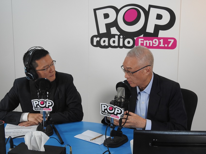 國民黨主席吳敦義中午接受「POP搶先爆」廣播專訪。 圖:趙婉淳/攝 國民黨主席吳敦義中午接受「POP搶先爆」廣播專訪。 圖:趙婉淳/攝