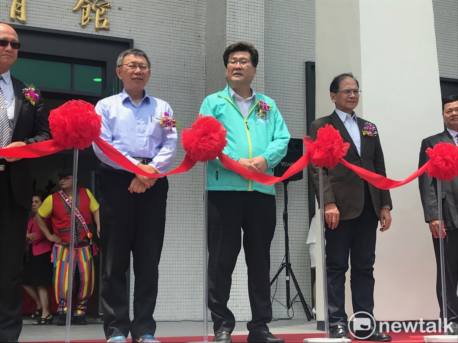 台北市長柯文哲(左起)、民進黨北市議員林世宗、前行政院長游錫堃今日出席台北海洋科技大學剪綵儀式。 圖:周煊惠 /攝 台北市長柯文哲(左起)、民進黨北市議員林世宗、前行政院長游錫堃今日出席台北海洋科技大學剪綵儀式。 圖:周煊惠 /攝