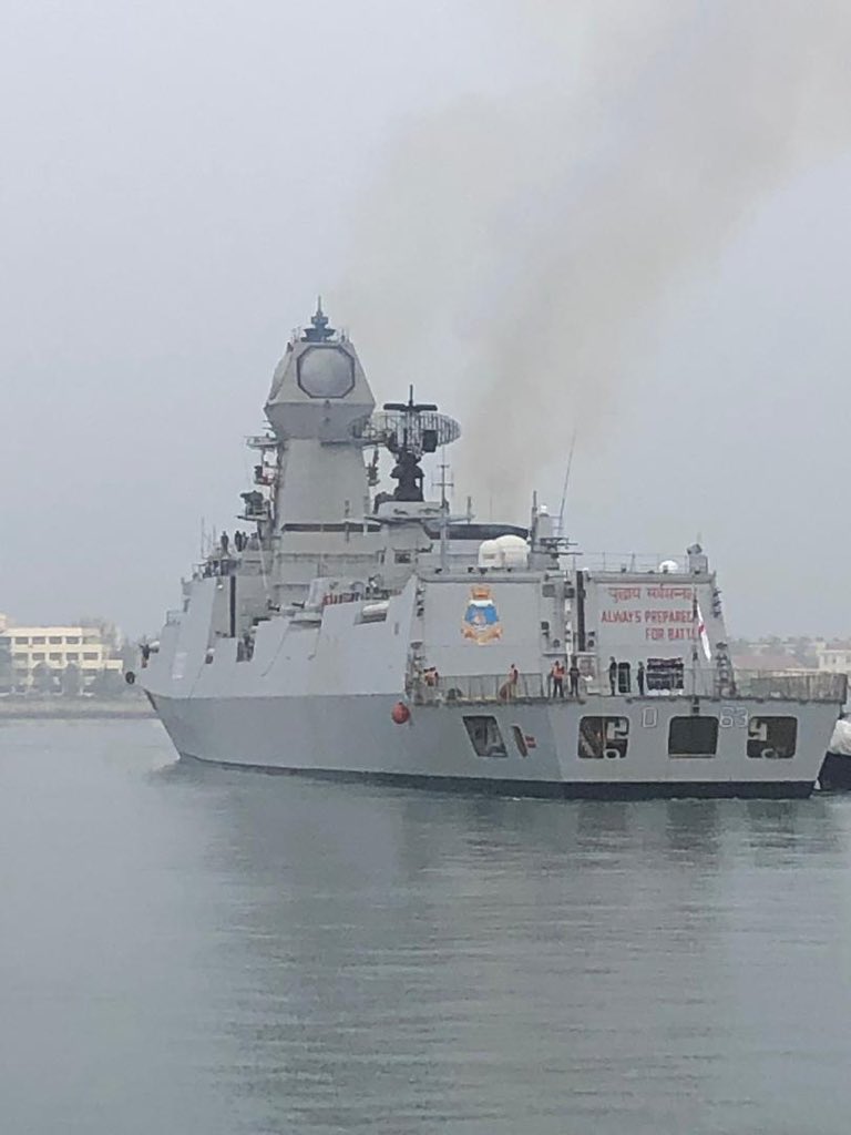 印度隱形導彈驅逐艦「加爾各答」號21日抵達中國青島,將參加中國海軍70周年活動。 圖:翻攝自印度海軍發言人推特 印度隱形導彈驅逐艦「加爾各答」號21日抵達中國青島,將參加中國海軍70周年活動。 圖:翻攝自印度海軍發言人推特