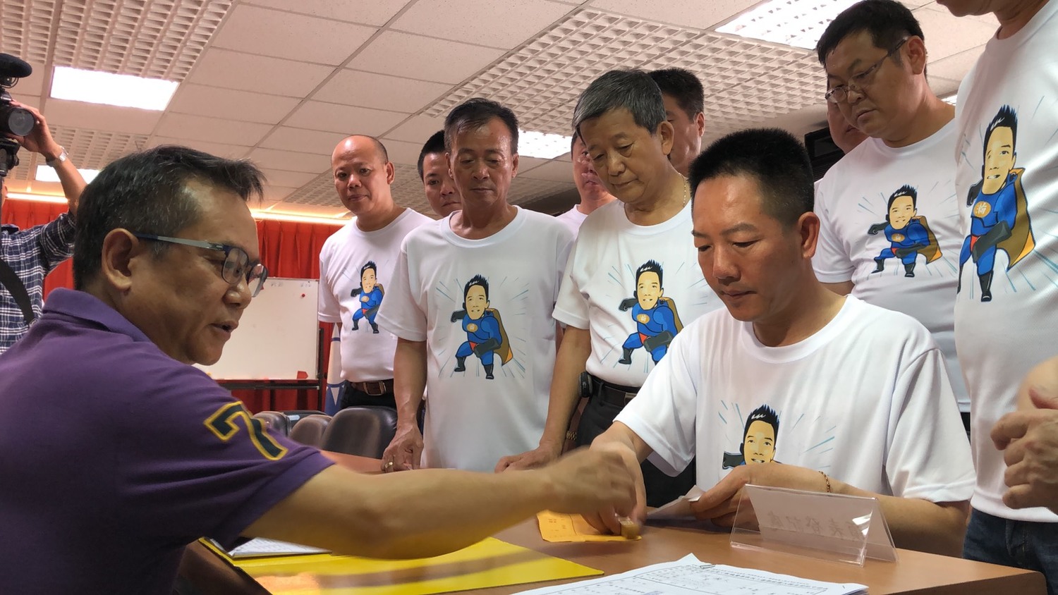 張瀚天辦妥立委黨內初選登記。 張瀚天/提供 張瀚天辦妥立委黨內初選登記。 張瀚天/提供