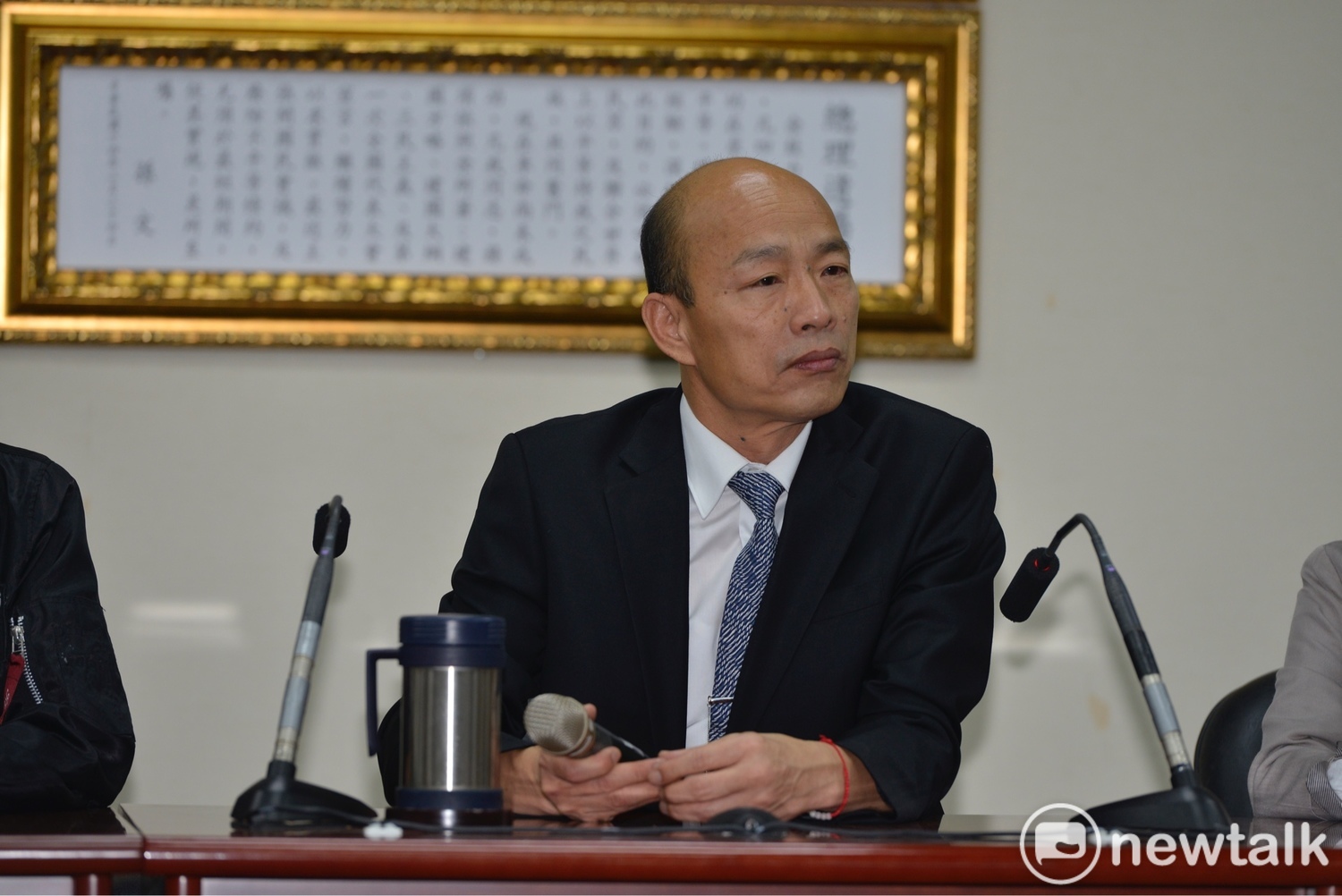 高雄市長韓國瑜表示,如果一個總統真有膽量,未來有沒有可能修憲,總統本人兼行政院長,直接對立法院負責,以解決總統有權無責的現象。 圖:趙婉淳/攝 (資料照片) 高雄市長韓國瑜表示,如果一個總統真有膽量,未來有沒有可能修憲,總統本人兼行政院長,直接對立法院負責,以解決總統有權無責的現象。 圖:趙婉淳/攝 (資料照片)