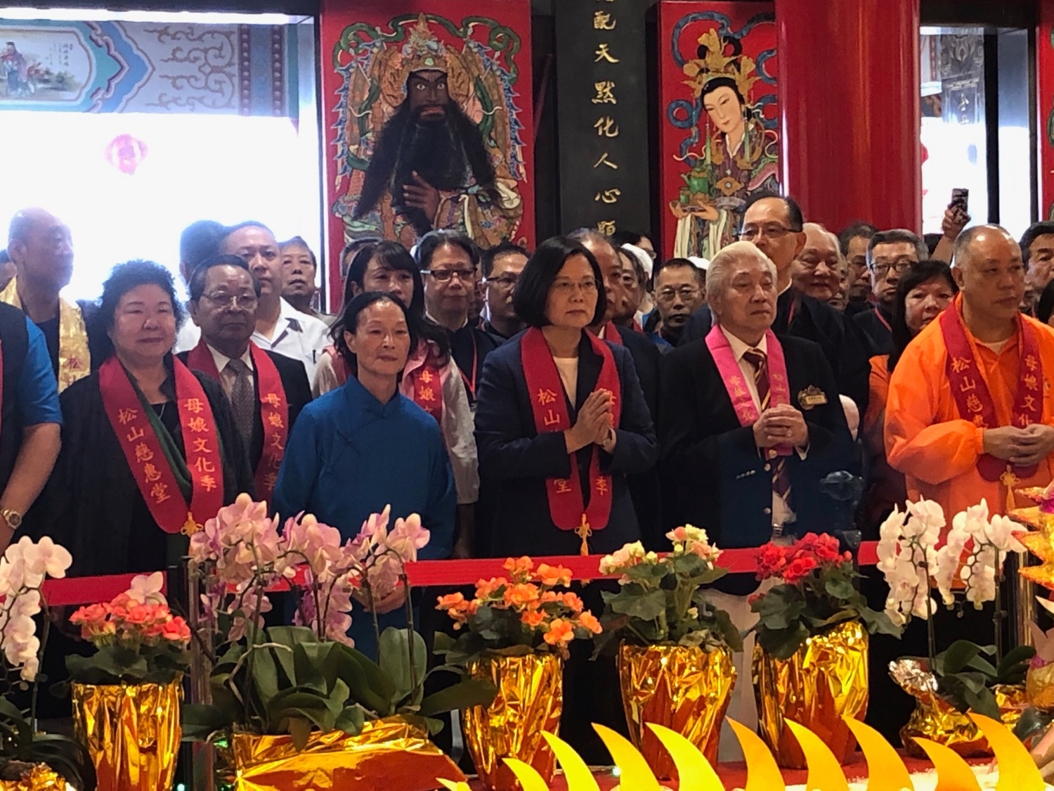 蔡英文總統上午前往松山慈惠堂參加2019台北母娘文化季保民遶境嘉年華。 圖:趙婉淳/攝 蔡英文總統上午前往松山慈惠堂參加2019台北母娘文化季保民遶境嘉年華。 圖:趙婉淳/攝