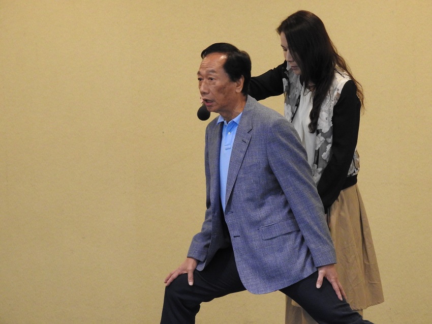 鴻海董事長郭台銘下午在張榮發基金會召開記者會。 圖:趙婉淳/攝 鴻海董事長郭台銘下午在張榮發基金會召開記者會。 圖:趙婉淳/攝
