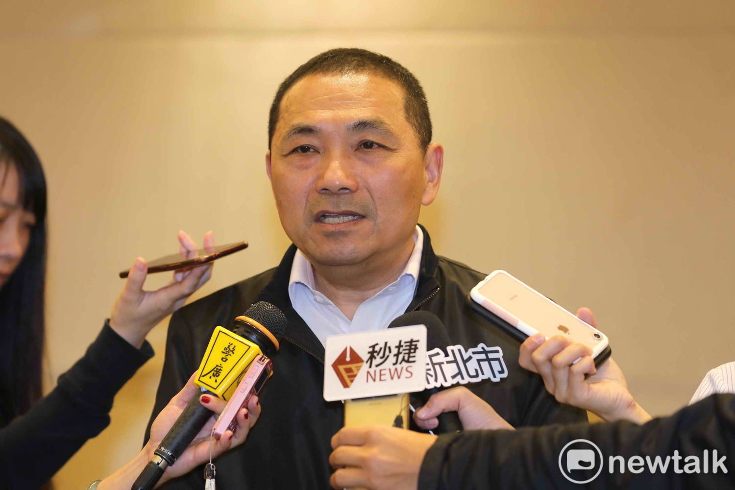 侯友宜表示,淡北道路是一條救命道路,希望環評委員、環保團體、公民團體及所有淡水人,給予滿滿支持。 圖:王峻昌/攝 侯友宜表示,淡北道路是一條救命道路,希望環評委員、環保團體、公民團體及所有淡水人,給予滿滿支持。 圖:王峻昌/攝