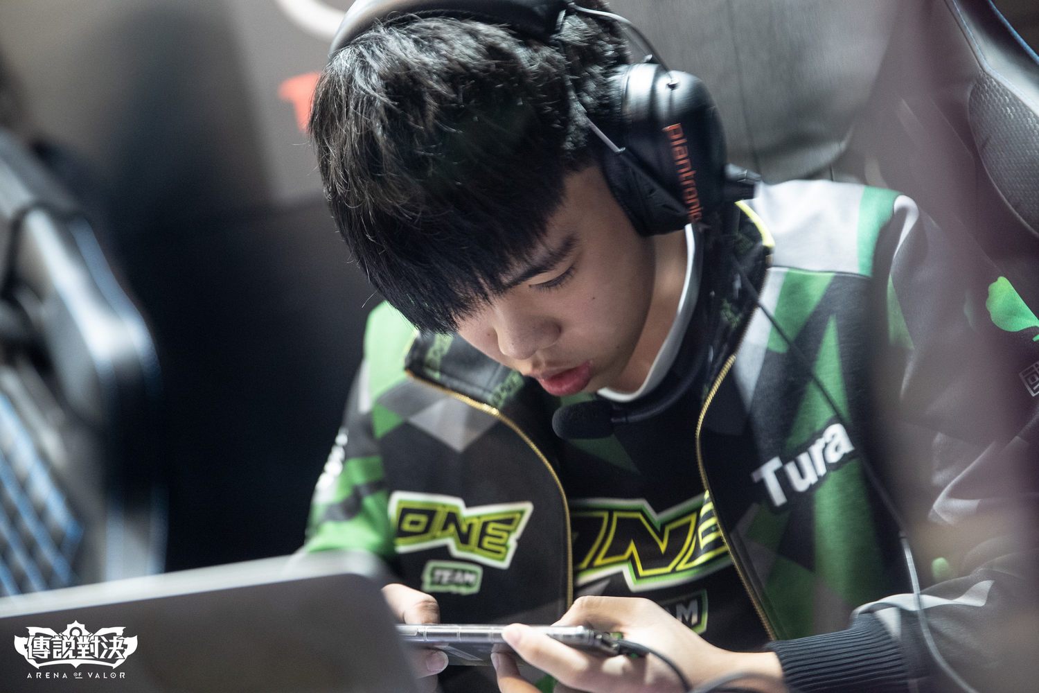 ONE team 16歲新成員Tura的亮眼表現讓小葵超驚豔。(圖/Garena提供) ONE team 16歲新成員Tura的亮眼表現讓小葵超驚豔。(圖/Garena提供)