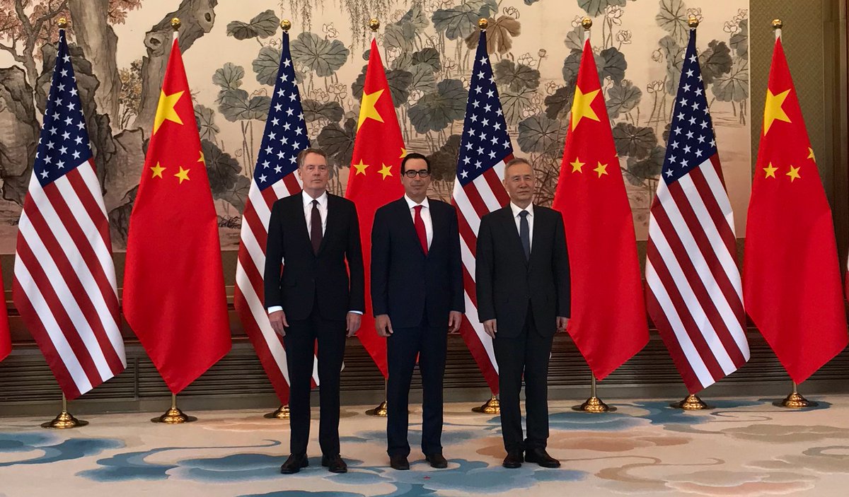 美國貿易談判代表萊特海澤(左起)與美財政部長梅努欽、中國代表劉鶴再度進行貿易談判,成敗與否,備受外界矚目。 圖:翻攝自梅努欽推特 美國貿易談判代表萊特海澤(左起)與美財政部長梅努欽、中國代表劉鶴再度進行貿易談判,成敗與否,備受外界矚目。 圖:翻攝自梅努欽推特