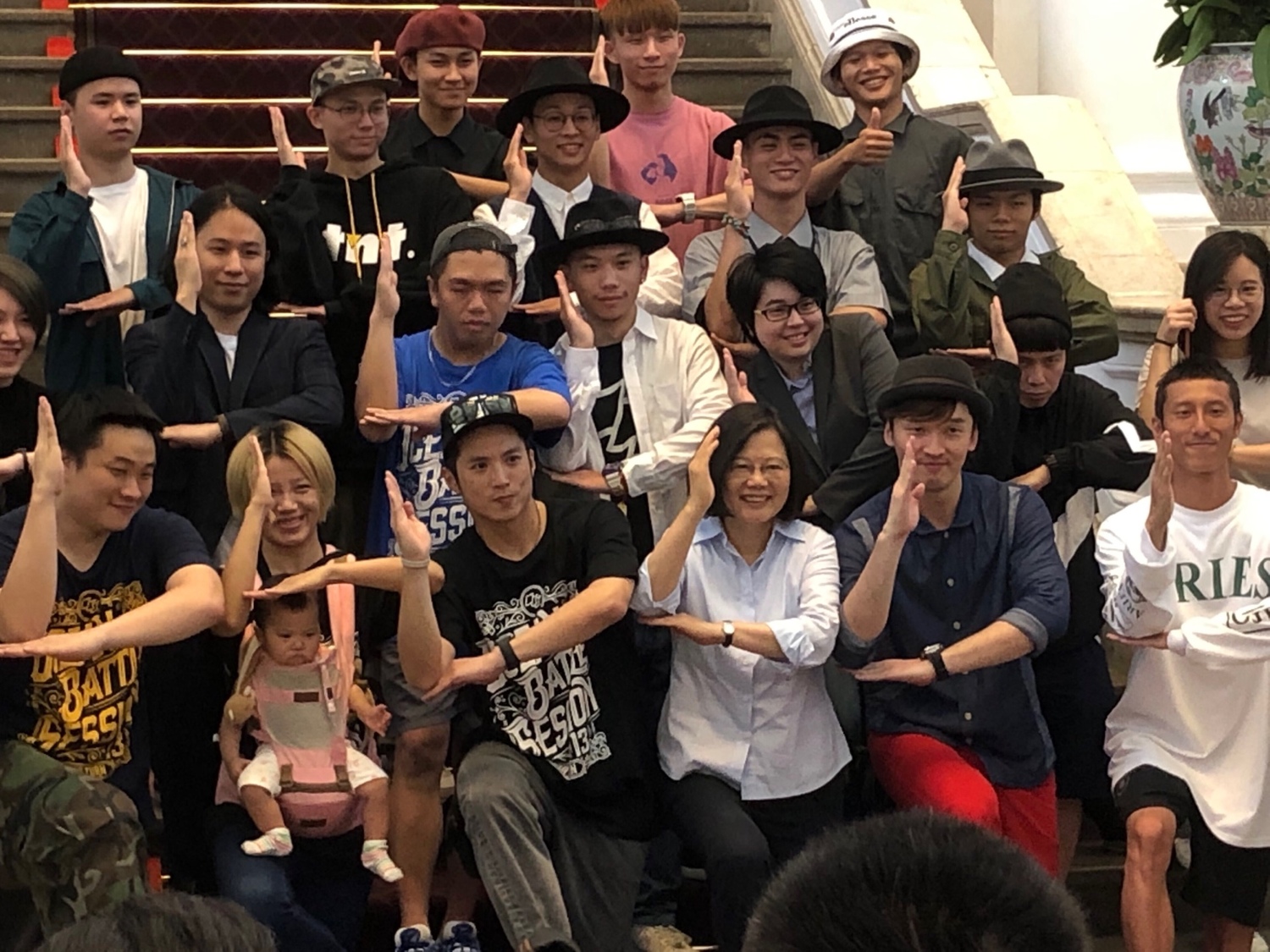 蔡英文總統上午接見「第十四屆 COLLEGE HIGH 全國制霸活動冠軍隊伍」。 圖:趙婉淳/攝 蔡英文總統上午接見「第十四屆 COLLEGE HIGH 全國制霸活動冠軍隊伍」。 圖:趙婉淳/攝