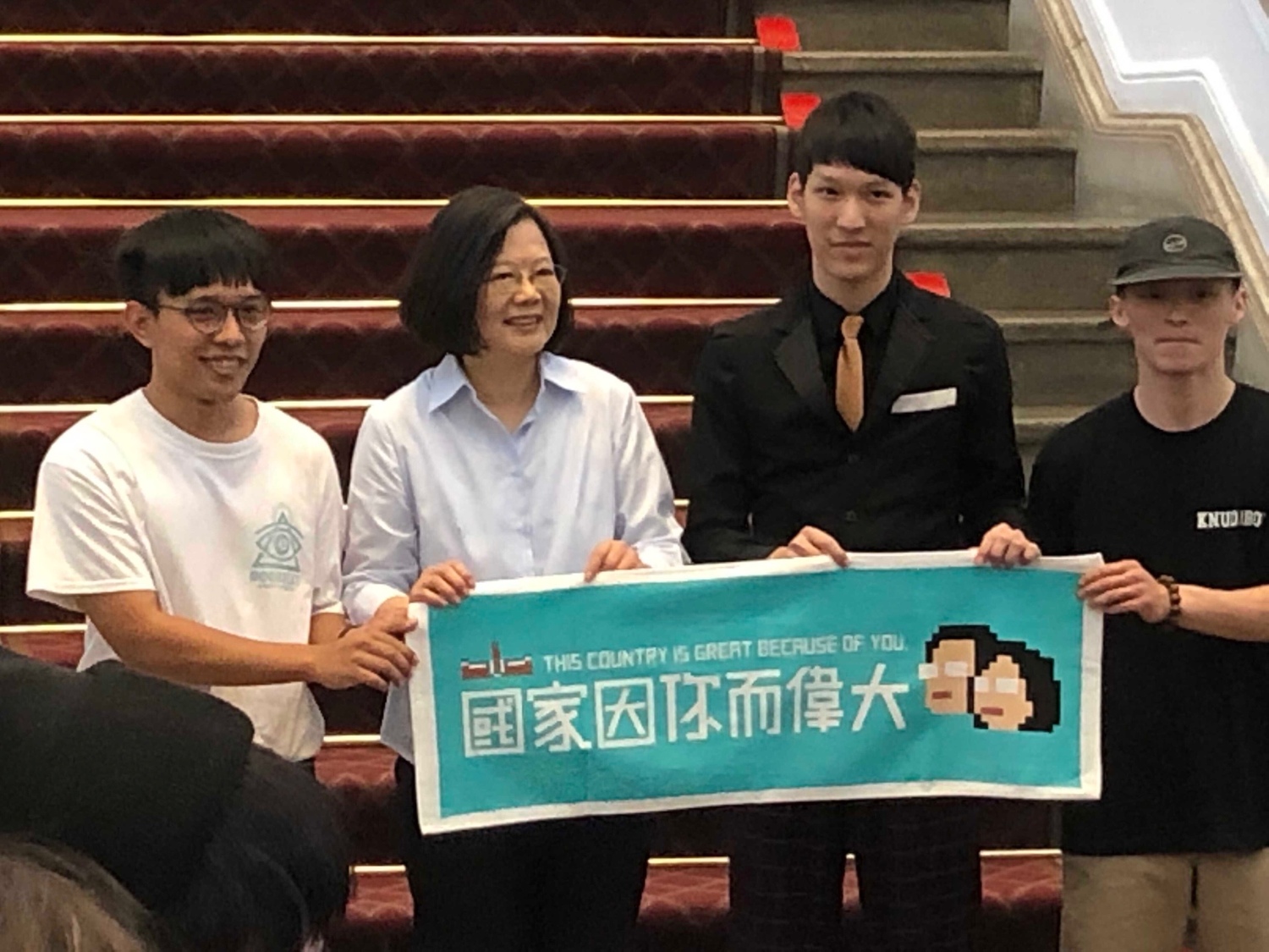 蔡英文總統上午接見「第十四屆 COLLEGE HIGH 全國制霸活動冠軍隊伍」。 圖:趙婉淳/攝 蔡英文總統上午接見「第十四屆 COLLEGE HIGH 全國制霸活動冠軍隊伍」。 圖:趙婉淳/攝