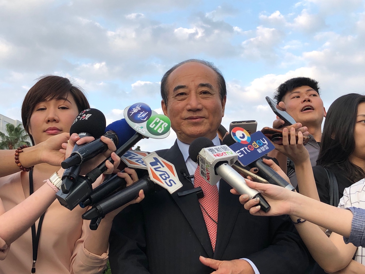 前立法院長王金平晚間參加慈濟浴佛大典。 圖:趙婉淳/攝 前立法院長王金平晚間參加慈濟浴佛大典。 圖:趙婉淳/攝