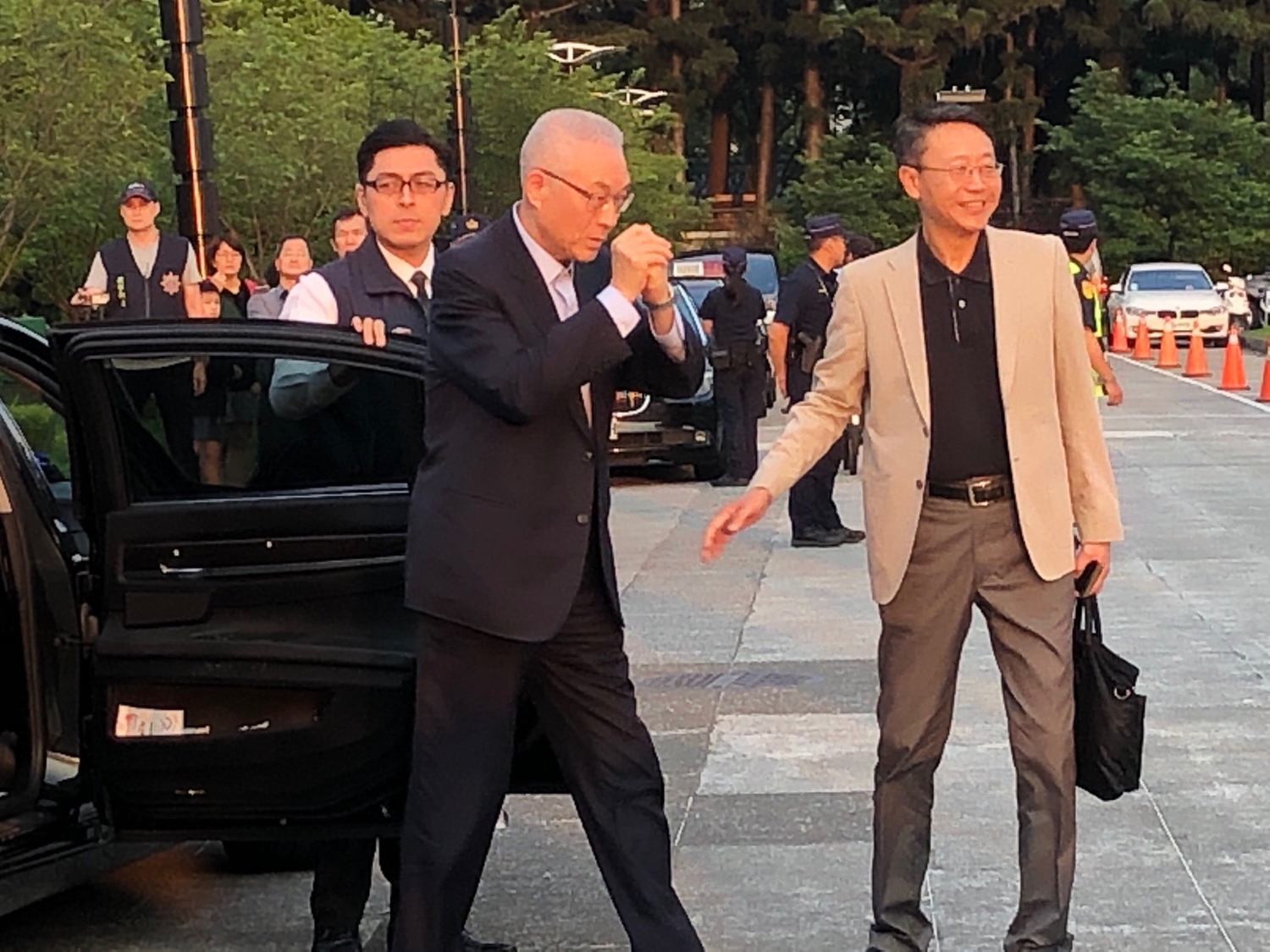 國民黨主席吳敦義晚間參加慈濟浴佛大典。 圖:趙婉淳/攝 國民黨主席吳敦義晚間參加慈濟浴佛大典。 圖:趙婉淳/攝