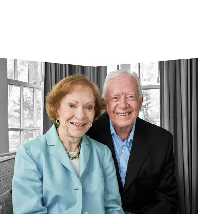 美國前總統卡特(右)與妻子羅莎琳伉儷情深,2人至今都是超過90歲的人瑞。 圖:翻攝自卡特中心官網 美國前總統卡特(右)與妻子羅莎琳伉儷情深,2人至今都是超過90歲的人瑞。 圖:翻攝自卡特中心官網