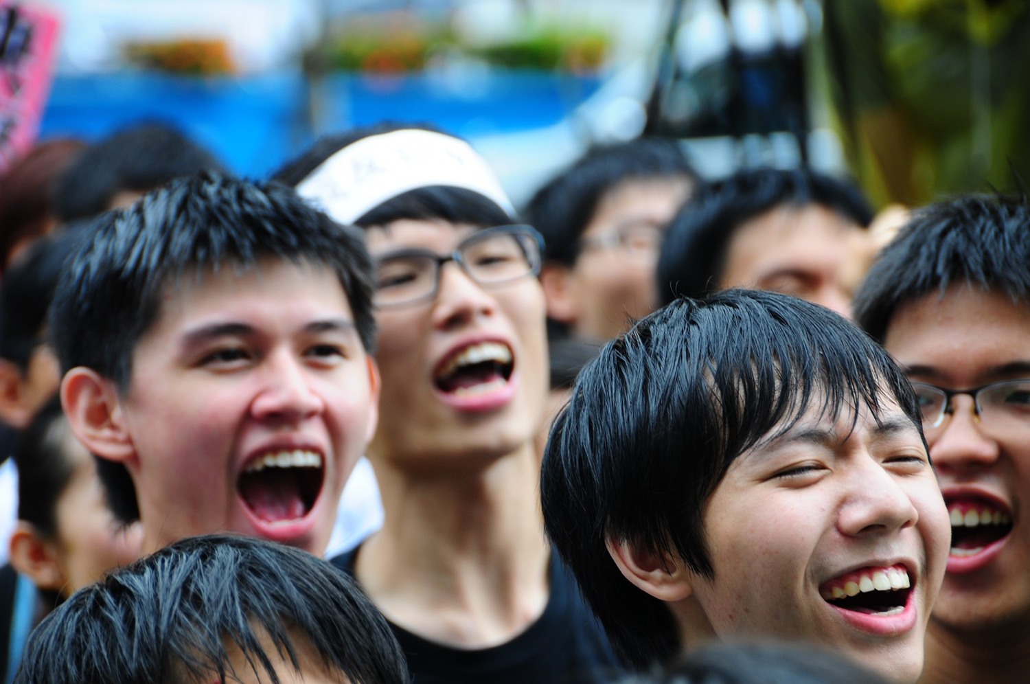 2012年7月30日, 數百位學生集結在台北市中天電視公司前,發起「我是學生--反旺中行動」。學生以青春作為力量,像旺中集團高喊「你們有錢,可是我們有青春,我們跟你們拚了!」 2012年7月30日, 數百位學生集結在台北市中天電視公司前,發起「我是學生--反旺中行動」。學生以青春作為力量,像旺中集團高喊「你們有錢,可是我們有青春,我們跟你們拚了!」