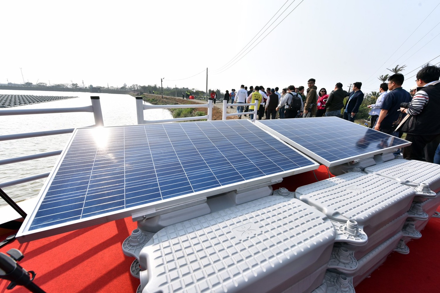 桃園埤塘太陽光電發電系統。 圖:桃園市政府/提供(資料照) 桃園埤塘太陽光電發電系統。 圖:桃園市政府/提供(資料照)